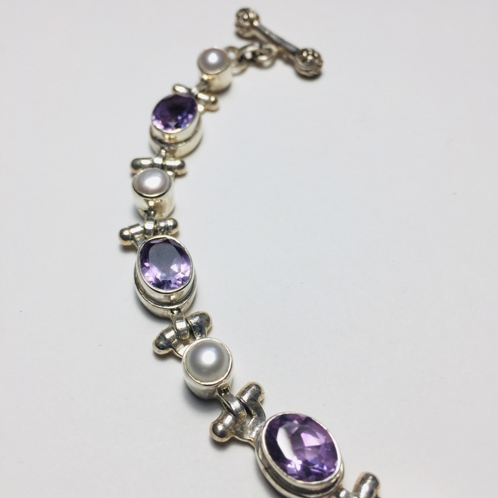Amethyst & Pearl Bracelet in 925 Silver.
